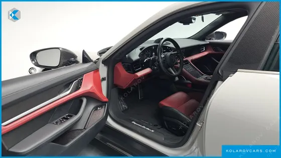PORSCHE TAYCAN TURBO S