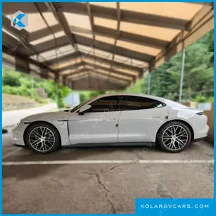 PORSCHE TAYCAN BASE