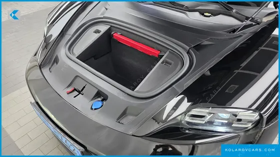 PORSCHE TAYCAN BASE