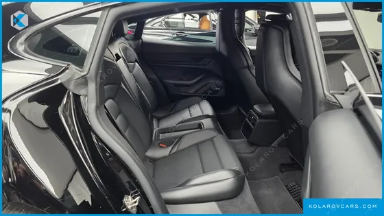 PORSCHE TAYCAN BASE