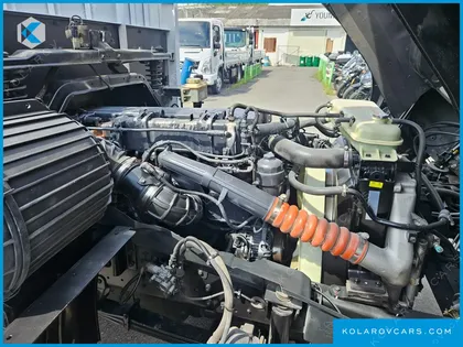 HYUNDAI MEGA TRUCK GOLD