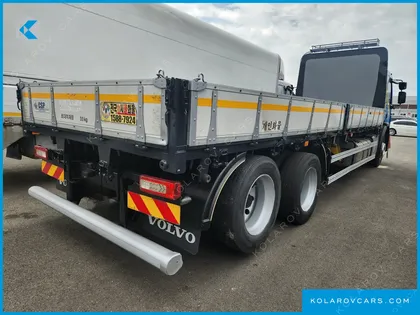 VOLVO CARGO TRUCK 6X4