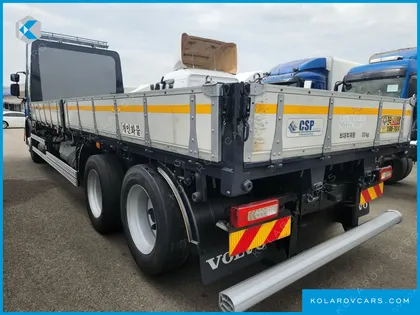 VOLVO CARGO TRUCK 6X4