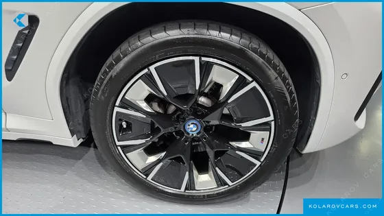 BMW IX3 M SPORTS