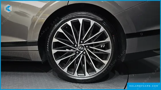 HYUNDAI GRANDEUR 3,5 GASOLINE 4WD