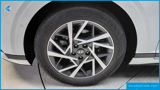 HYUNDAI GRANDEUR 2,5 GASOLINE 2WD