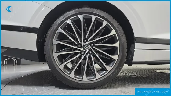 HYUNDAI GRANDEUR 2,5 GASOLINE 2WD