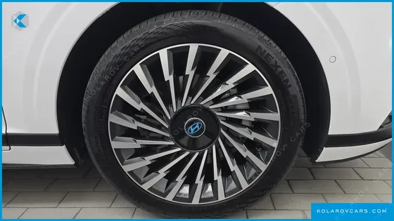 HYUNDAI GRANDEUR 2,5 GASOLINE 2WD