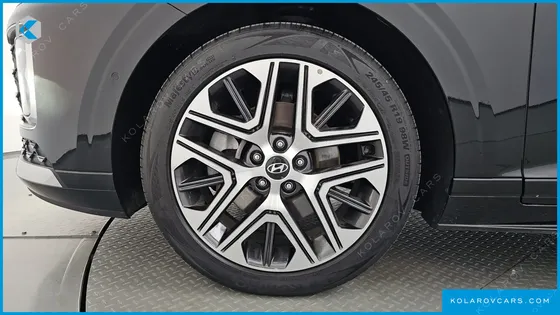 HYUNDAI GRANDEUR 2,5 GASOLINE 2WD