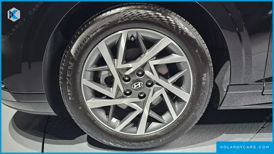 HYUNDAI GRANDEUR 2,5 GASOLINE 2WD