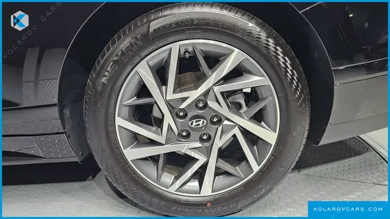HYUNDAI GRANDEUR 2,5 GASOLINE 2WD