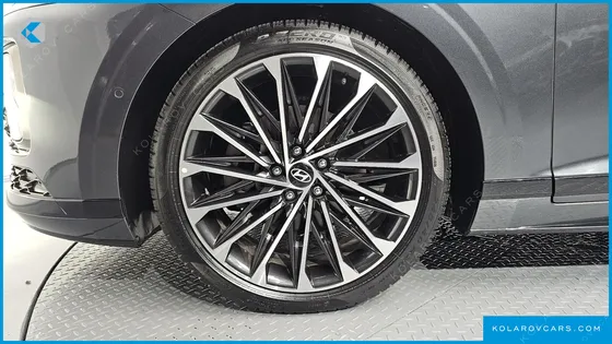 HYUNDAI GRANDEUR 2,5 GASOLINE 2WD
