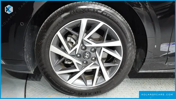 HYUNDAI GRANDEUR 2,5 GASOLINE 2WD