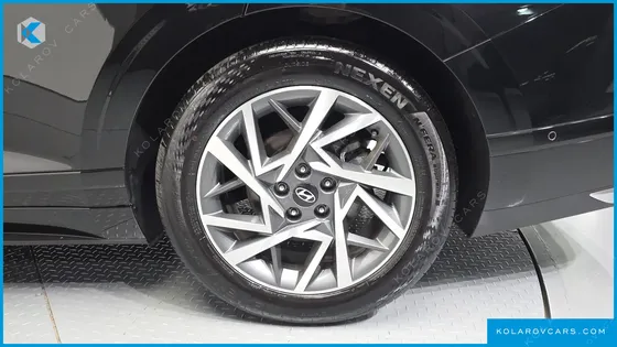 HYUNDAI GRANDEUR 2,5 GASOLINE 2WD