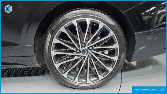 HYUNDAI GRANDEUR 2,5 GASOLINE 2WD