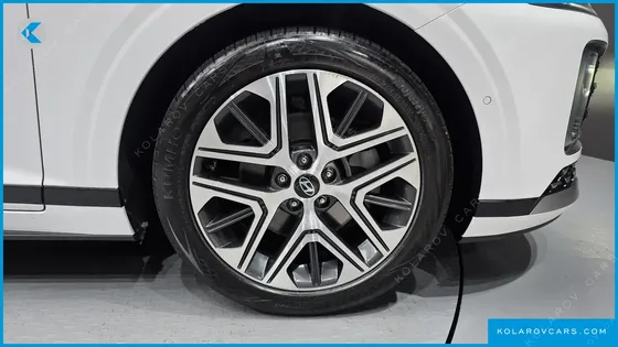 HYUNDAI GRANDEUR 2,5 GASOLINE 2WD