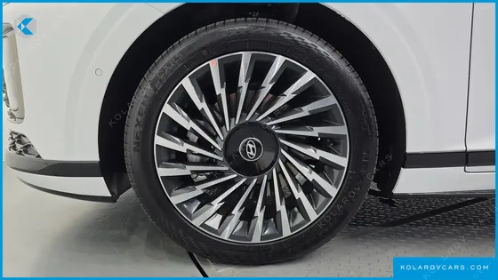 HYUNDAI GRANDEUR 2,5 GASOLINE 2WD