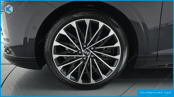 HYUNDAI GRANDEUR 2,5 GASOLINE 2WD