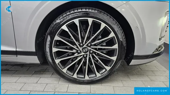HYUNDAI GRANDEUR 2,5 GASOLINE 2WD