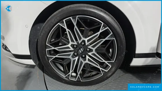 HYUNDAI GRANDEUR 2,5 GASOLINE 2WD