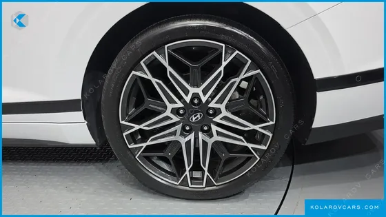 HYUNDAI GRANDEUR 2,5 GASOLINE 2WD