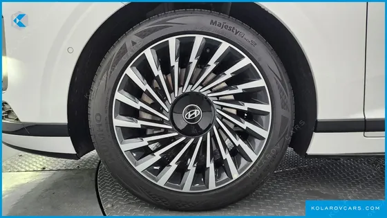 HYUNDAI GRANDEUR 2,5 GASOLINE 2WD