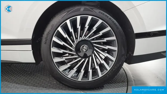 HYUNDAI GRANDEUR 2,5 GASOLINE 2WD