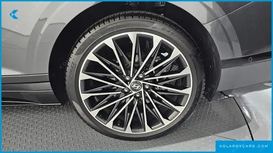 HYUNDAI GRANDEUR 2,5 GASOLINE 2WD