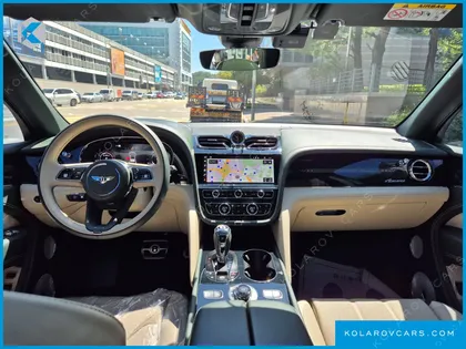 BENTLEY BENTAYGA 4.0 V8 EWB AZURE