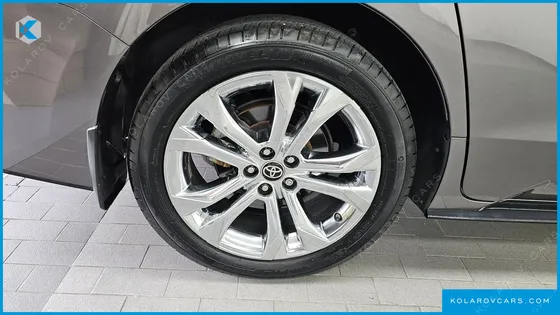 TOYOTA SIENNA 2.5 HYBRID 2WD