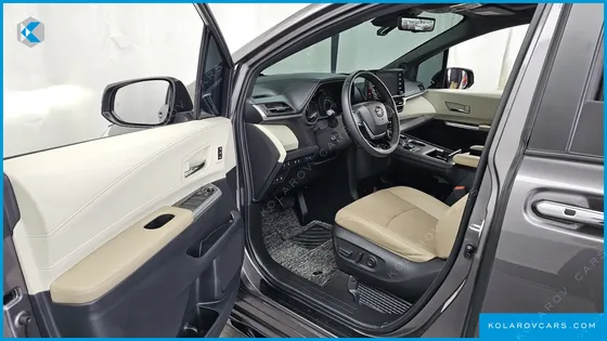 TOYOTA SIENNA 2.5 HYBRID 2WD