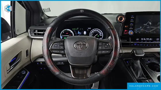 TOYOTA SIENNA 2.5 HYBRID AWD