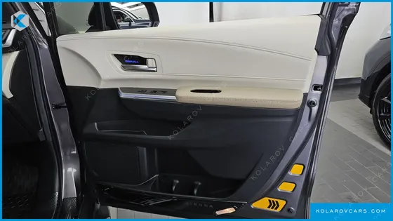 TOYOTA SIENNA 2.5 HYBRID AWD