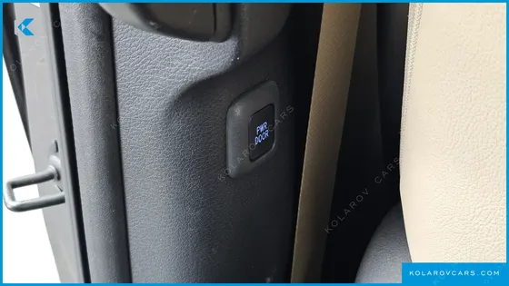 TOYOTA SIENNA 2.5 HYBRID AWD