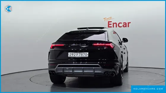 LAMBORGHINI URUS 4.0 V8