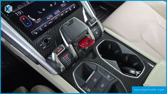 LAMBORGHINI URUS 4.0 V8