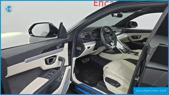 LAMBORGHINI URUS 4.0 V8