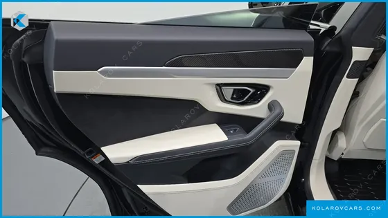 LAMBORGHINI URUS 4.0 V8