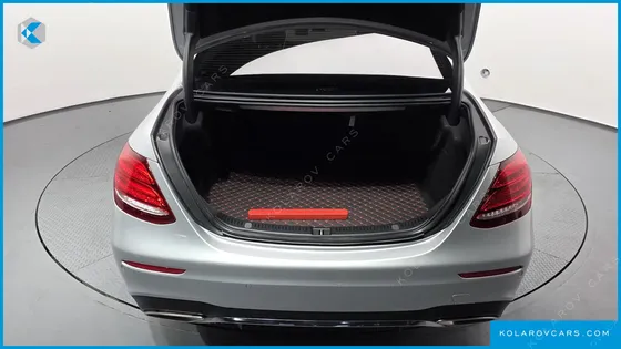 MERCEDES E-CLASS E300 AMG LINE