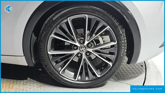 TOYOTA PRIUS 2.0 XLE