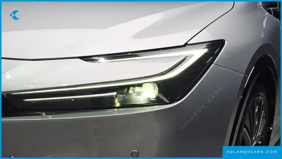TOYOTA PRIUS 2.0 XLE