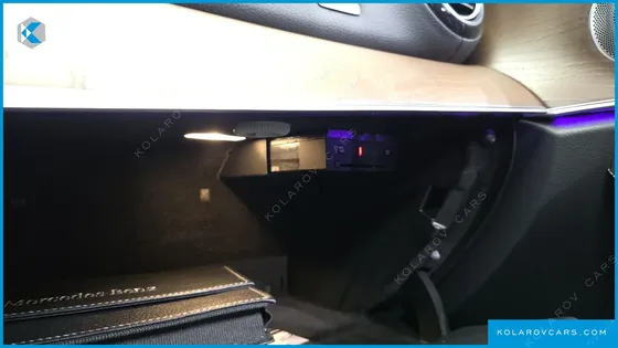 MERCEDES E-CLASS E300 4MATIC EXCLUSIVE