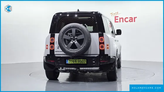 LAND ROVER DEFENDER 110 D300 X-DYNAMIC HSE