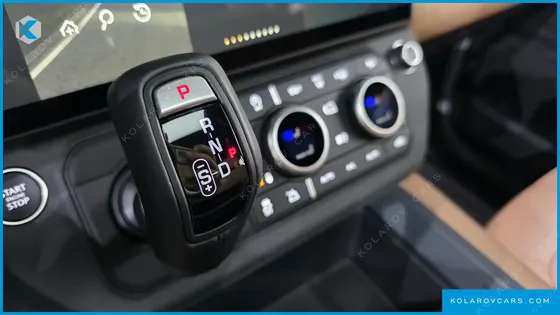LAND ROVER DEFENDER 110 D300 X-DYNAMIC HSE