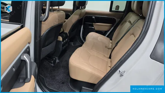 LAND ROVER DEFENDER 110 D300 X-DYNAMIC HSE