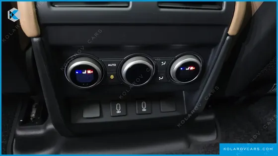 LAND ROVER DEFENDER 110 D300 X-DYNAMIC HSE