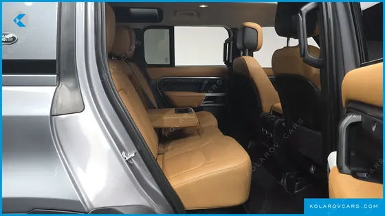LAND ROVER DEFENDER 110 D300 HSE