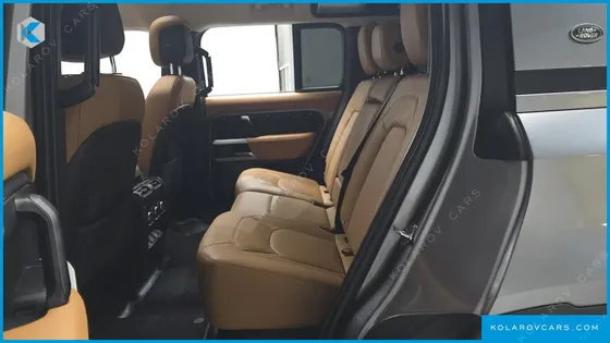 LAND ROVER DEFENDER 110 D300 HSE