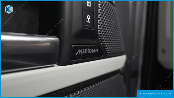LAND ROVER DEFENDER 110 D300 HSE
