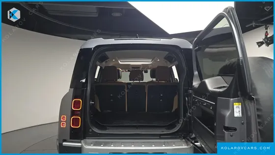 LAND ROVER DEFENDER 110 D300 HSE